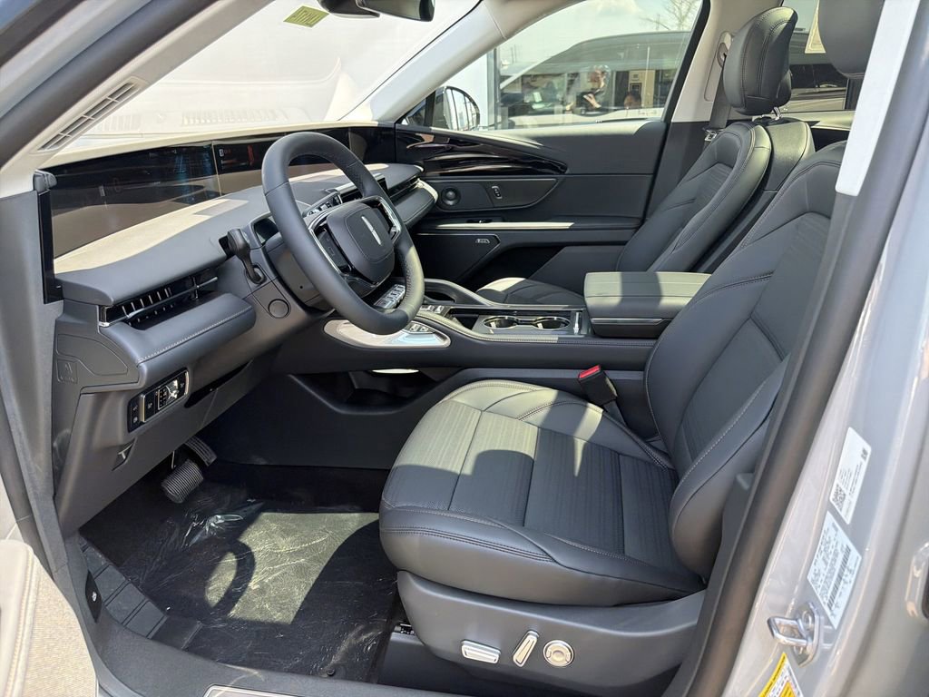 New 2026 Lincoln Nautilus Reserve w/ Jet Appearance Package image 5