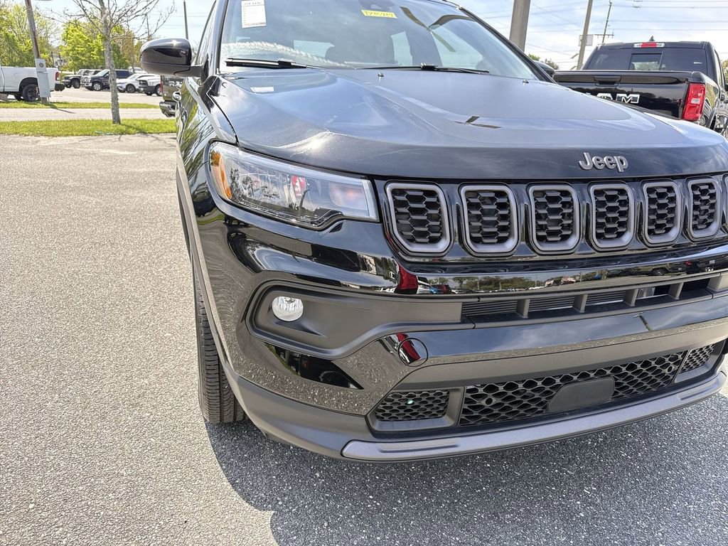 New 2026 Jeep Compass Latitude image 9