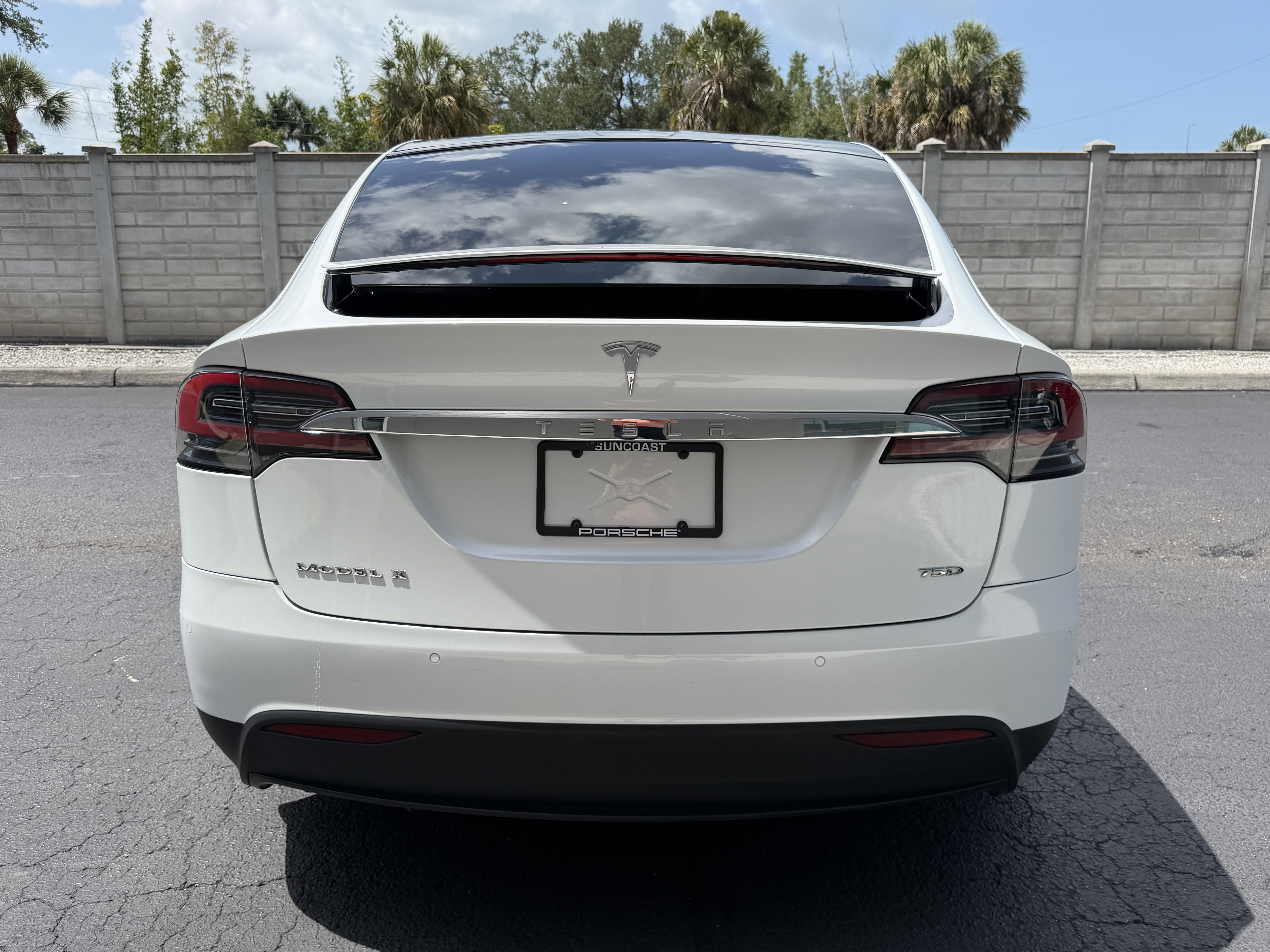 Used 2018 Tesla Model X 75D AWD/4WD image 11