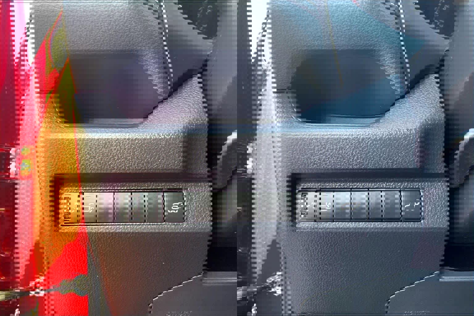 Certified 2025 Toyota RAV4 XLE image 32