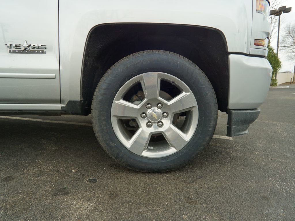 Used 2018 Chevrolet Silverado 1500 LT w/ Texas Edition image 11