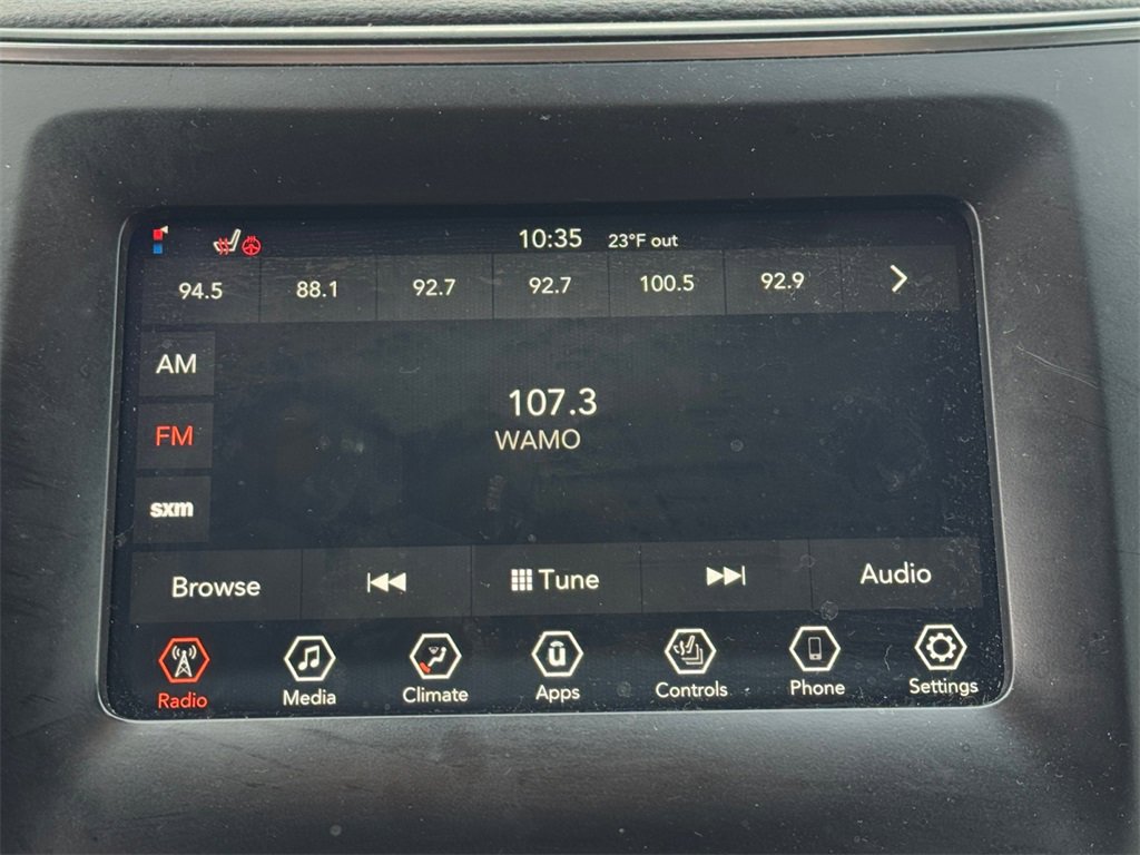 Certified 2019 Jeep Cherokee Latitude Plus w/ Cold Weather Group image 15