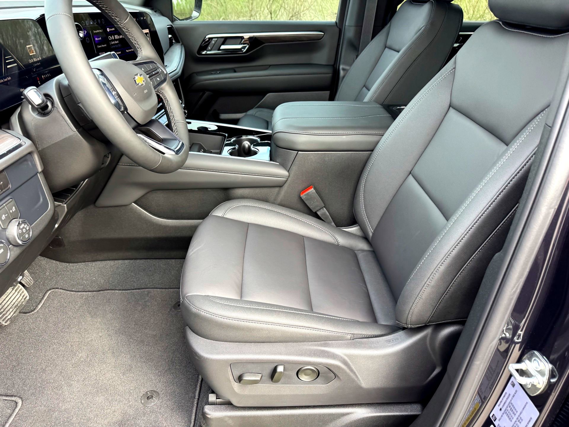 Used 2026 Chevrolet Tahoe LT w/ Comfort Package image 12