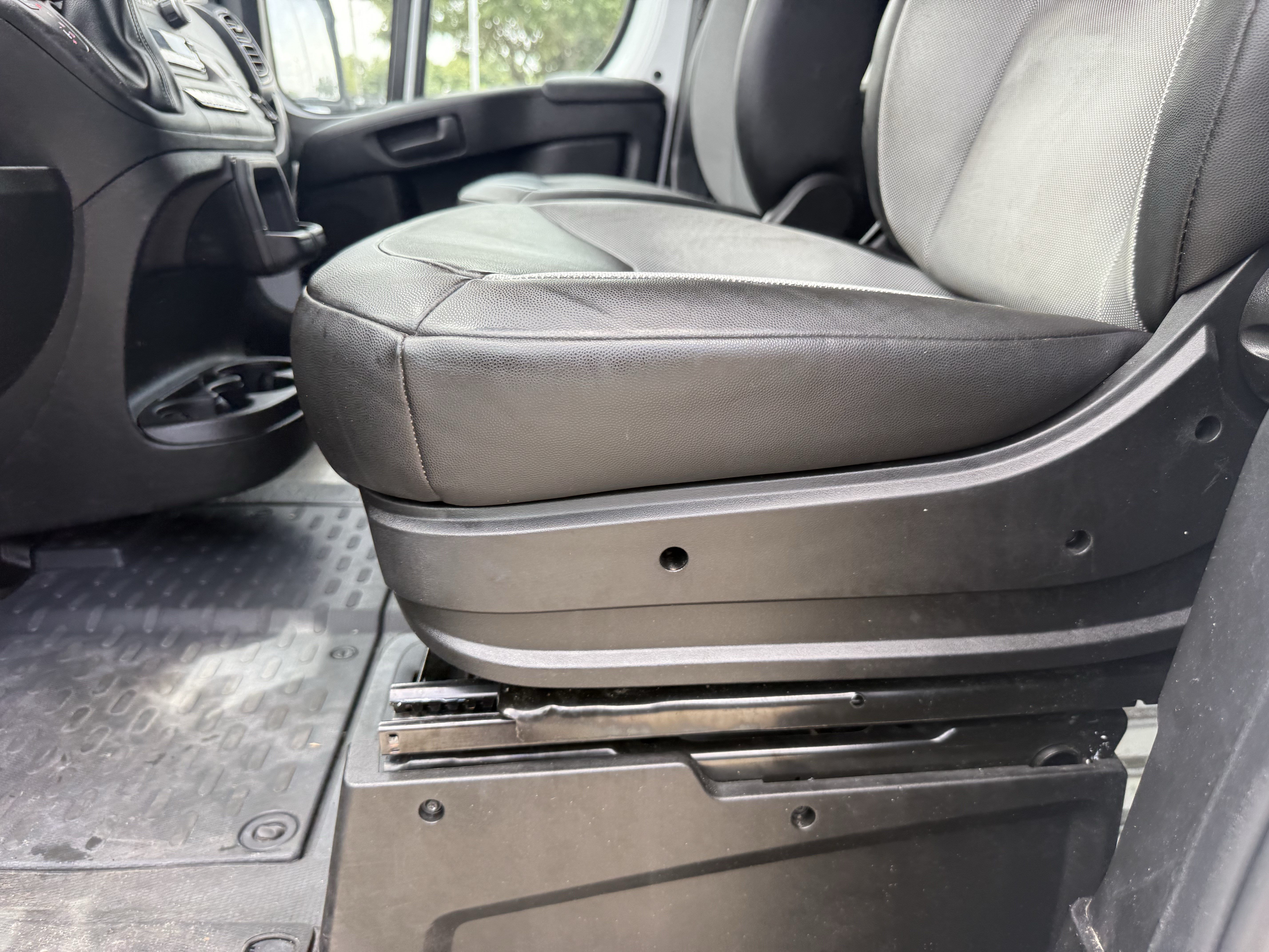 Used 2024 RAM ProMaster 2500 w/ Convenience Group FWD image 25