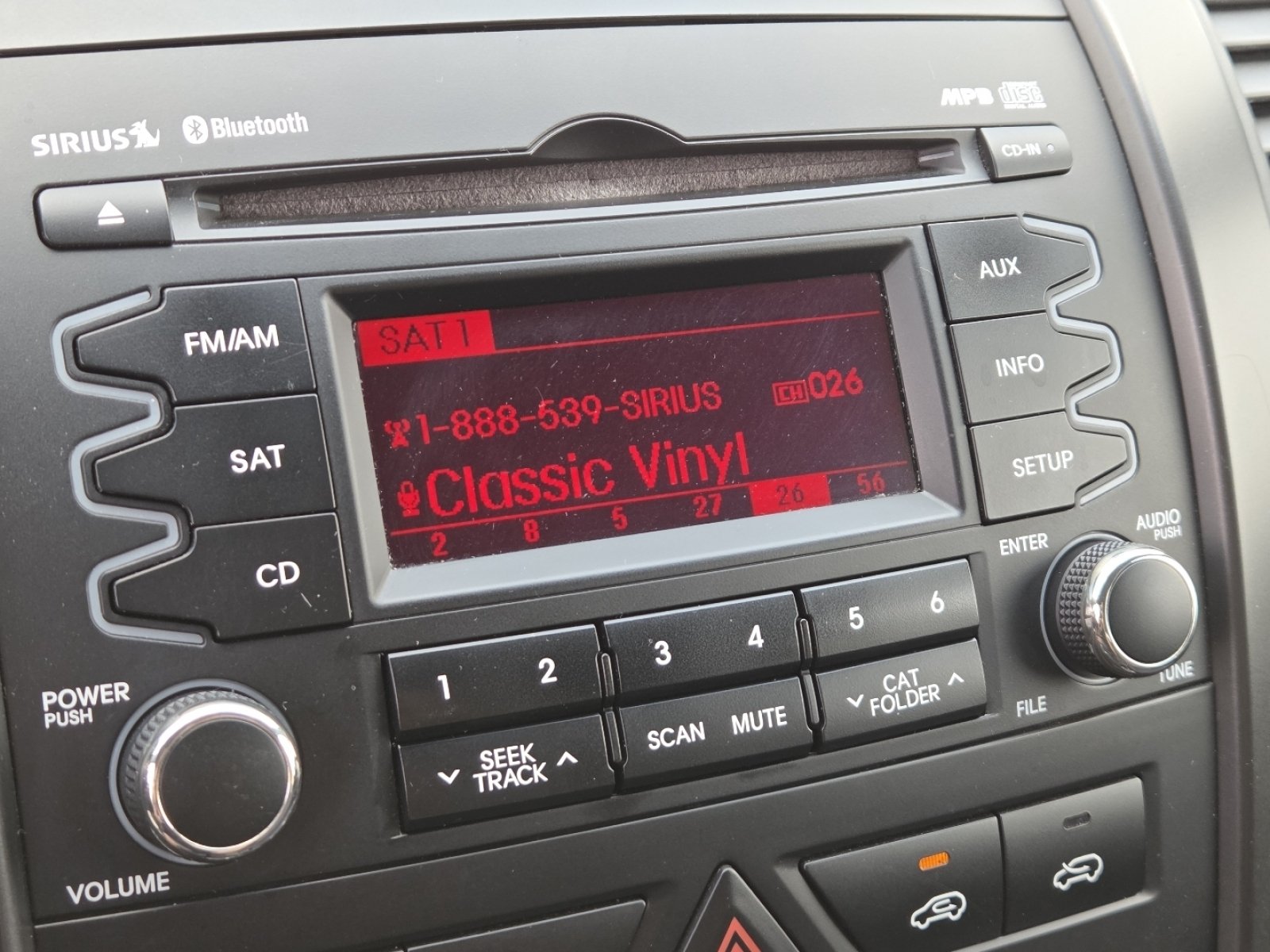 Used 2011 Kia Sorento 2WD image 3