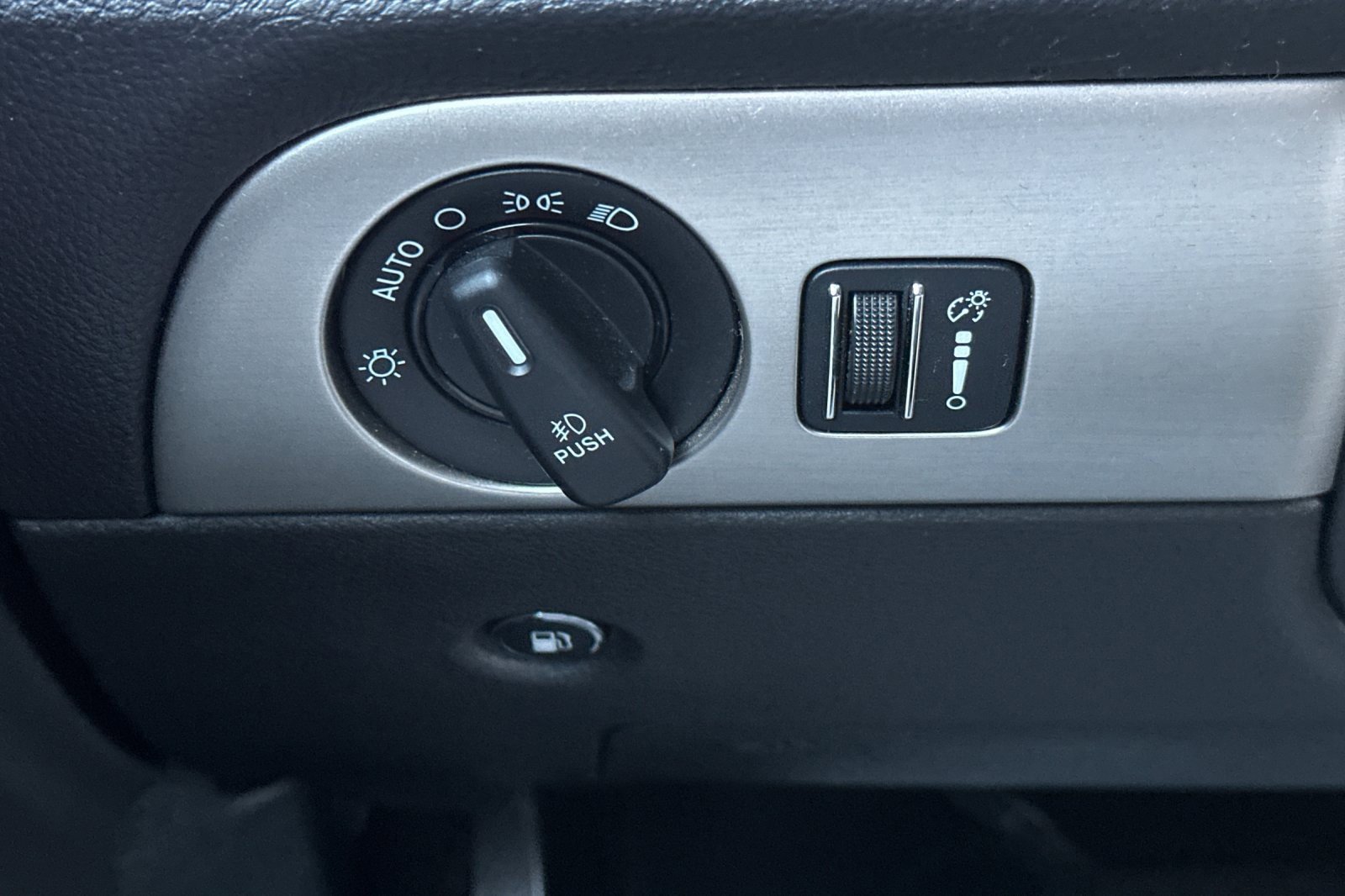 Used 2017 Dodge Durango SXT w/ 3rd Row Seating Group image 40