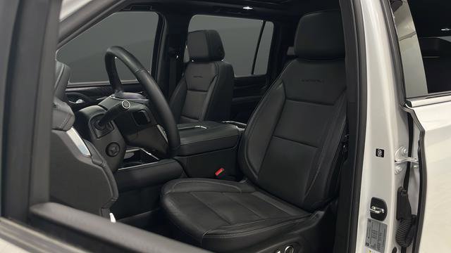 Used 2024 GMC Yukon XL Denali AWD/4WD image 9