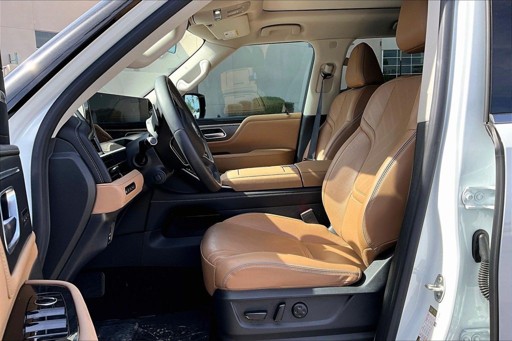 Used 2026 INFINITI QX80 Luxe w/ Cargo Package AWD/4WD image 5