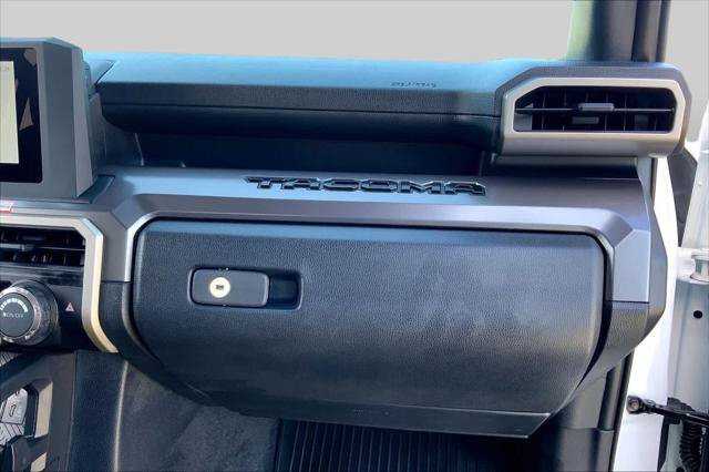 Certified 2026 Toyota Tacoma SR5 AWD/4WD image 18