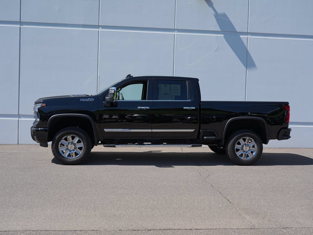 Used 2024 Chevrolet Silverado 3500 High Country w/ High Country Premium Package AWD/4WD image 6