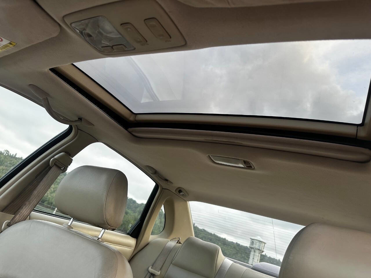 Used 1998 Toyota Avalon XLS image 21