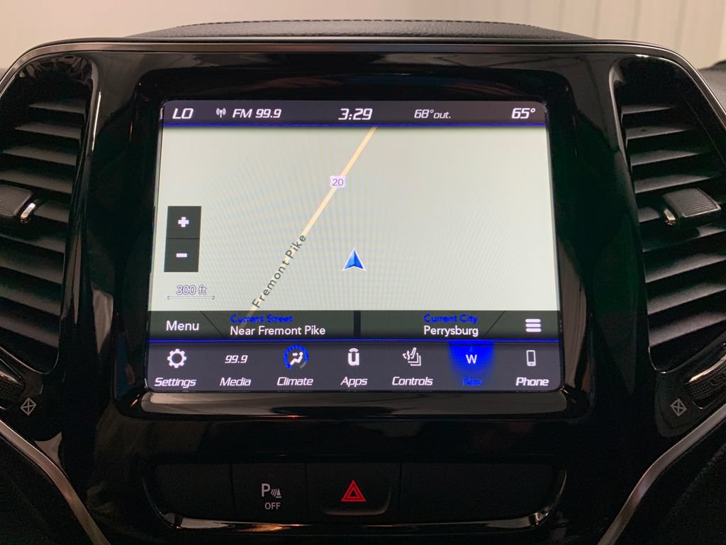 Used 2019 Jeep Cherokee Limited AWD/4WD image 30