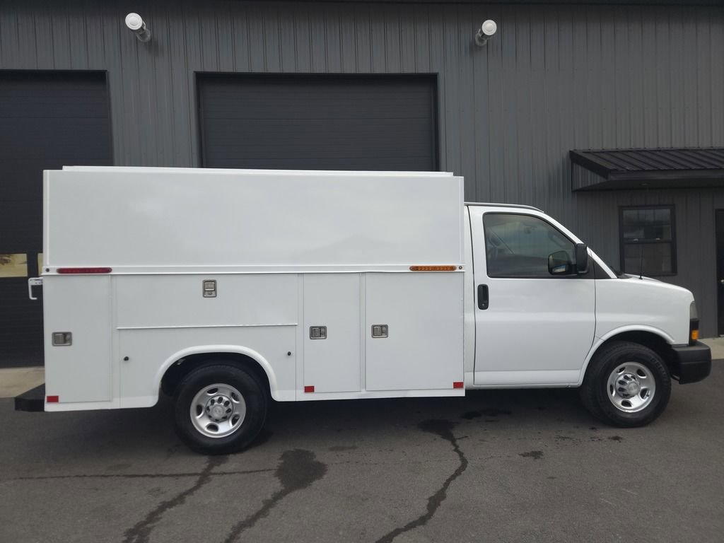 Used 2018 Chevrolet Express 3500 image 5