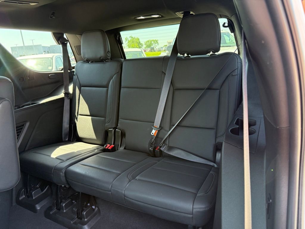 Used 2021 Chevrolet Tahoe Z71 w/ Z71 Off-Road Package AWD/4WD image 8