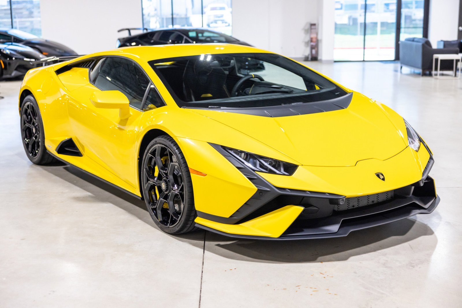 Used 2023 Lamborghini Huracan Tecnica RWD image 10