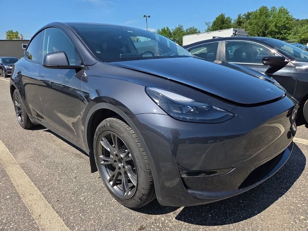 Used 2025 Tesla Model Y Long Range AWD/4WD image 3