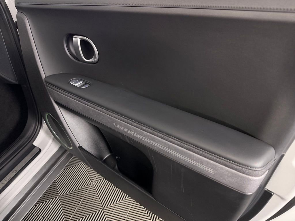 Used 2024 Hyundai Ioniq 5 Limited image 35