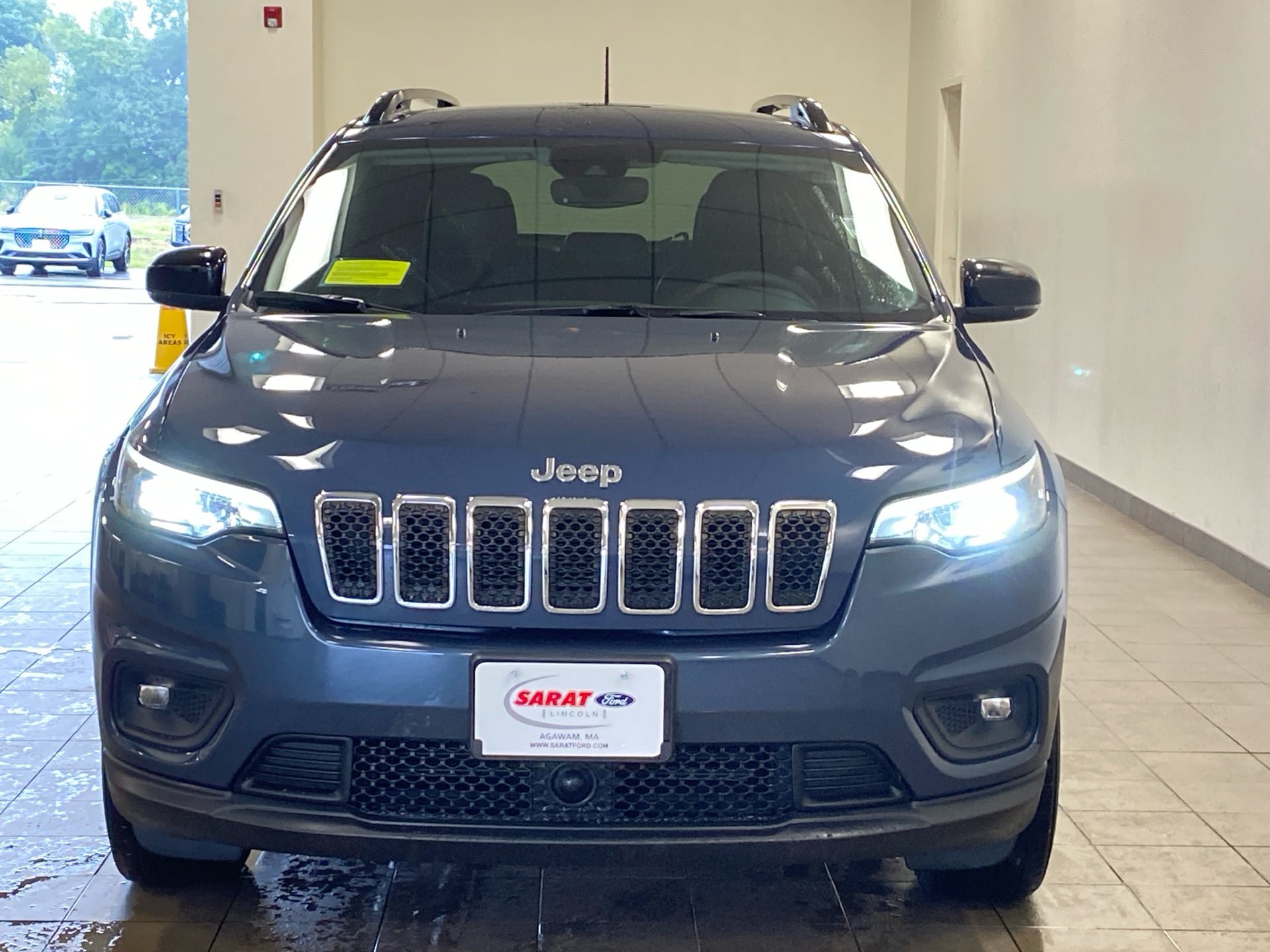 Used 2022 Jeep Cherokee Latitude Lux AWD/4WD image 3
