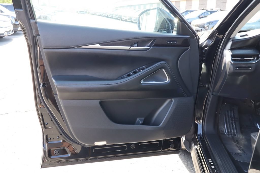 Used 2023 INFINITI QX60 Sensory AWD/4WD image 19