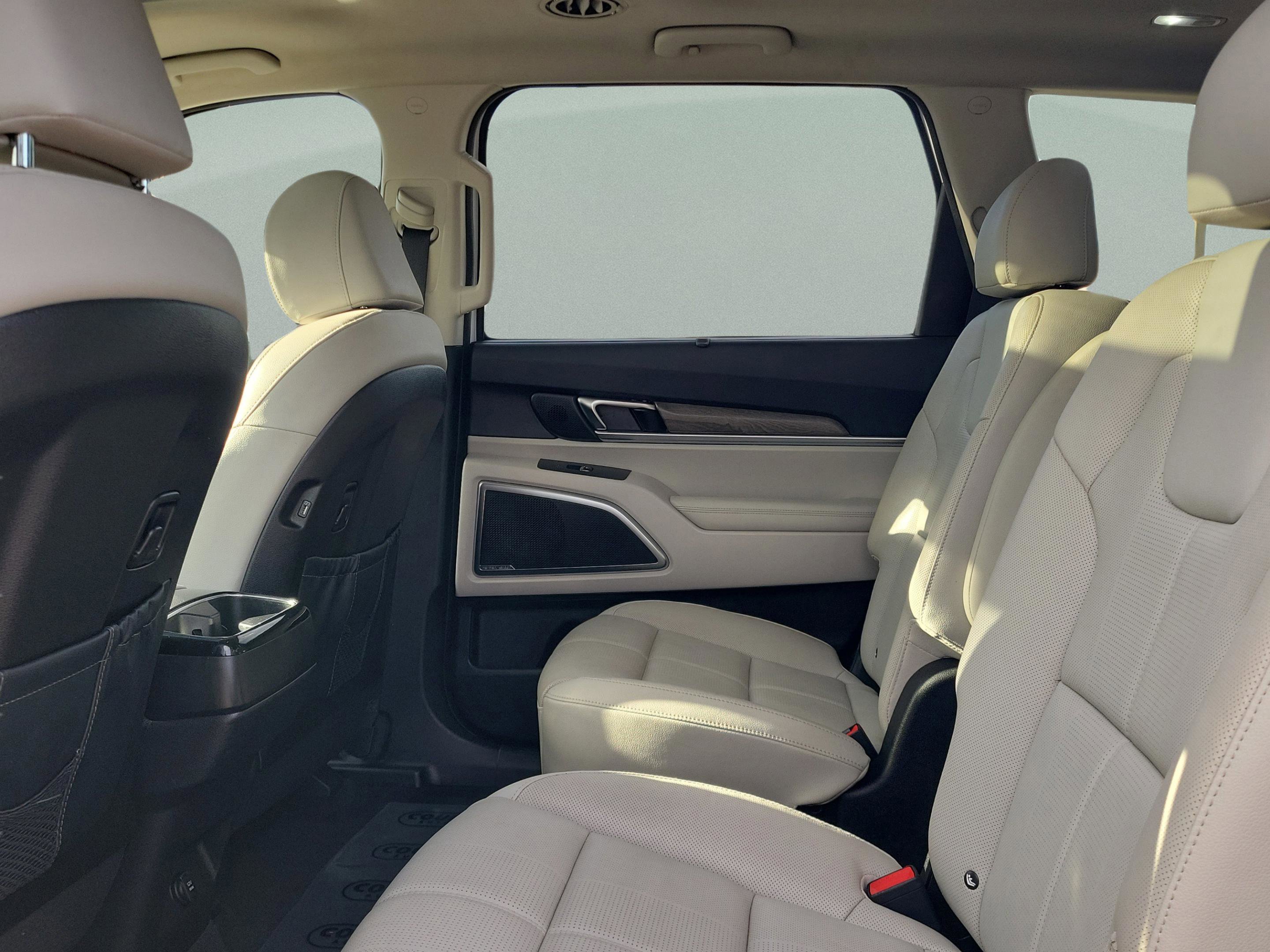 Certified 2022 Kia Telluride SX w/ Nightfall Edition Package image 9