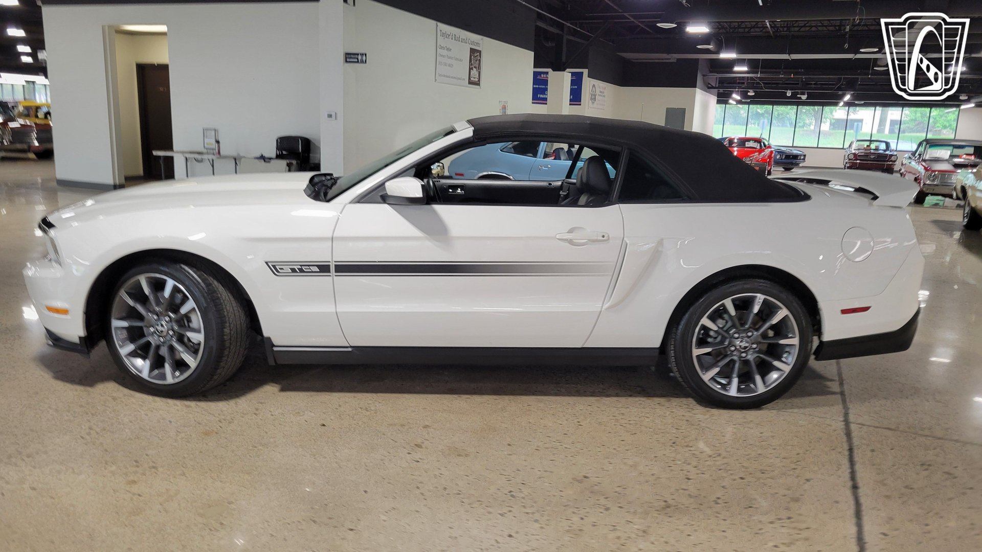 Used 2011 Ford Mustang GT Premium w/ Electronics Pkg RWD image 25