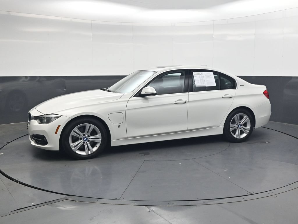 Used 2018 BMW 330e RWD image 11