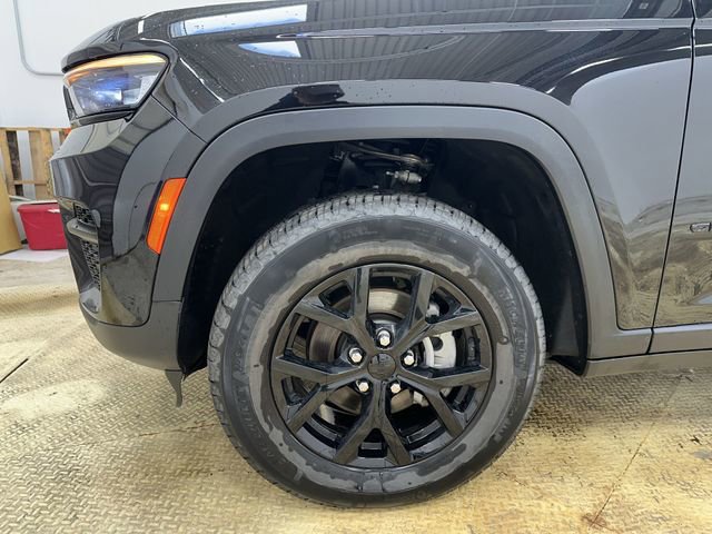 Used 2024 Jeep Grand Cherokee Altitude image 19