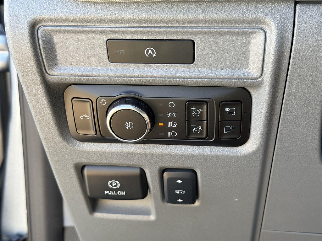 Used 2025 Ford F150 Lariat AWD/4WD image 17