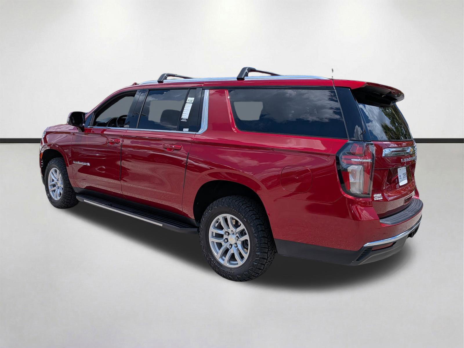 Used 2021 Chevrolet Suburban LT w/ Luxury Package RWD image 6