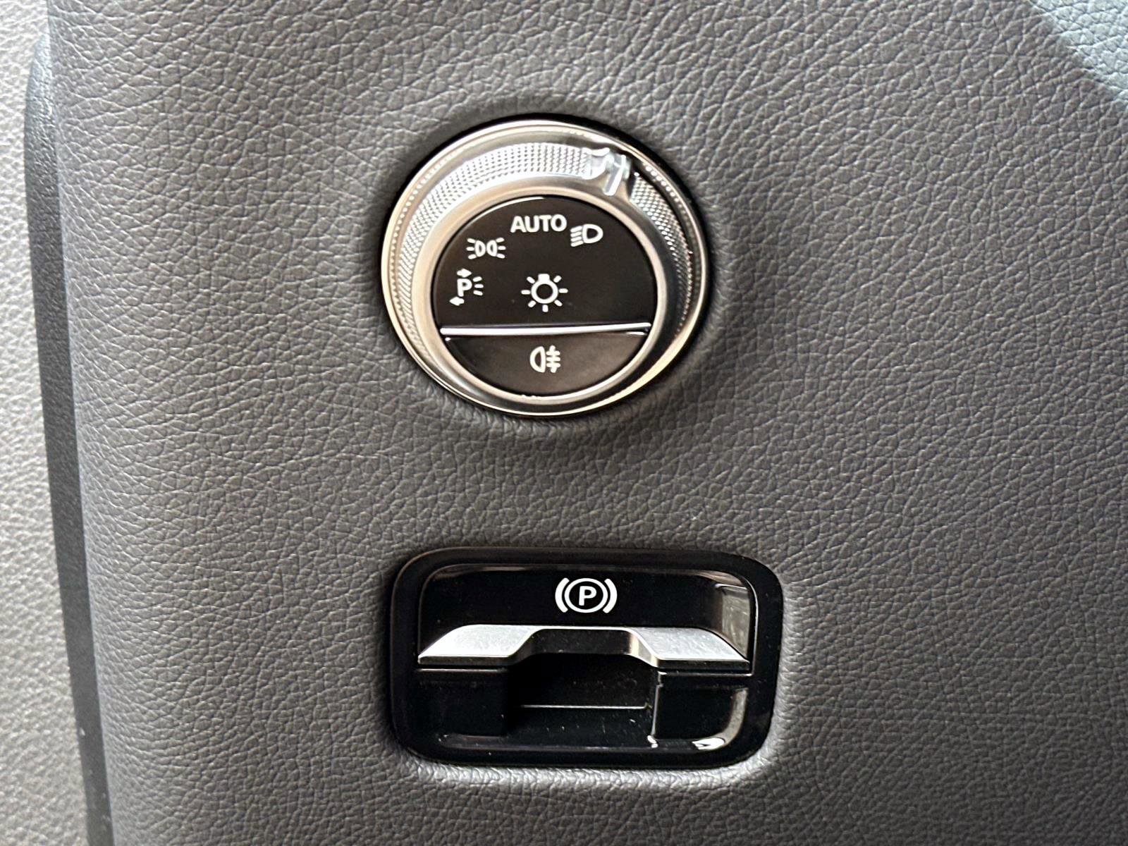 Certified 2026 Mercedes-Benz GLC 300 image 30