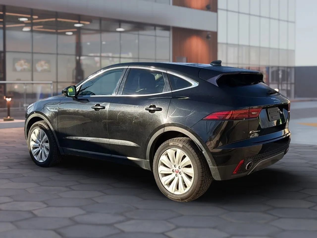 Used 2018 Jaguar E-PACE SE image 6