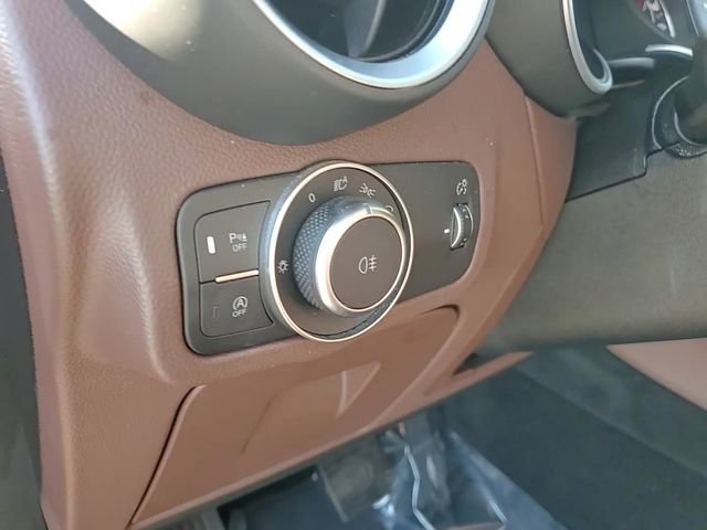 Used 2020 Alfa Romeo Stelvio Ti image 13