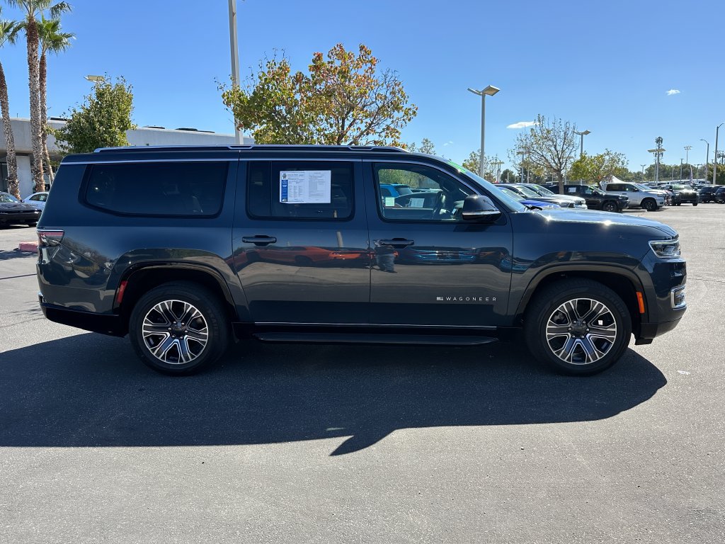 Certified 2024 Jeep Wagoneer L Series II AWD/4WD image 11