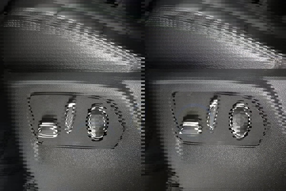 Used 2021 GMC Yukon Denali w/ Denali Ultimate Package image 29