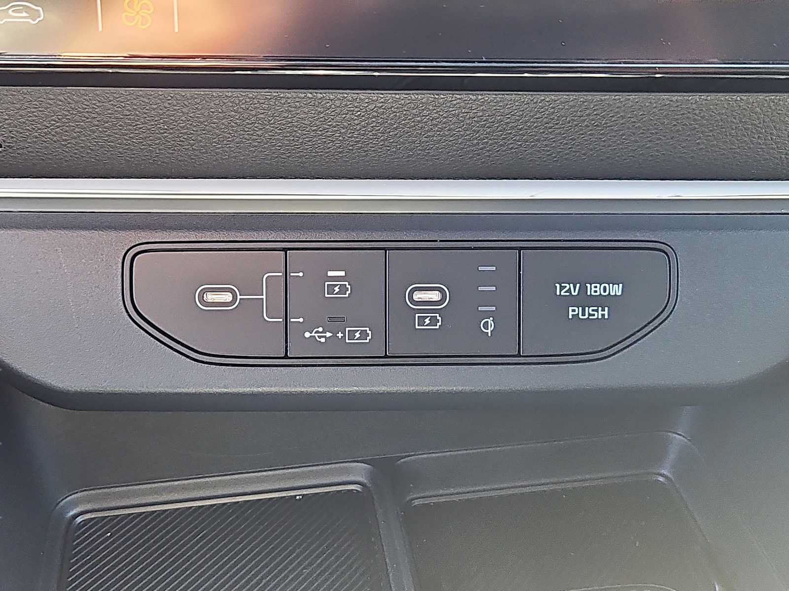 Used 2026 Kia Carnival SX w/ SX Dark Edition Package FWD image 18