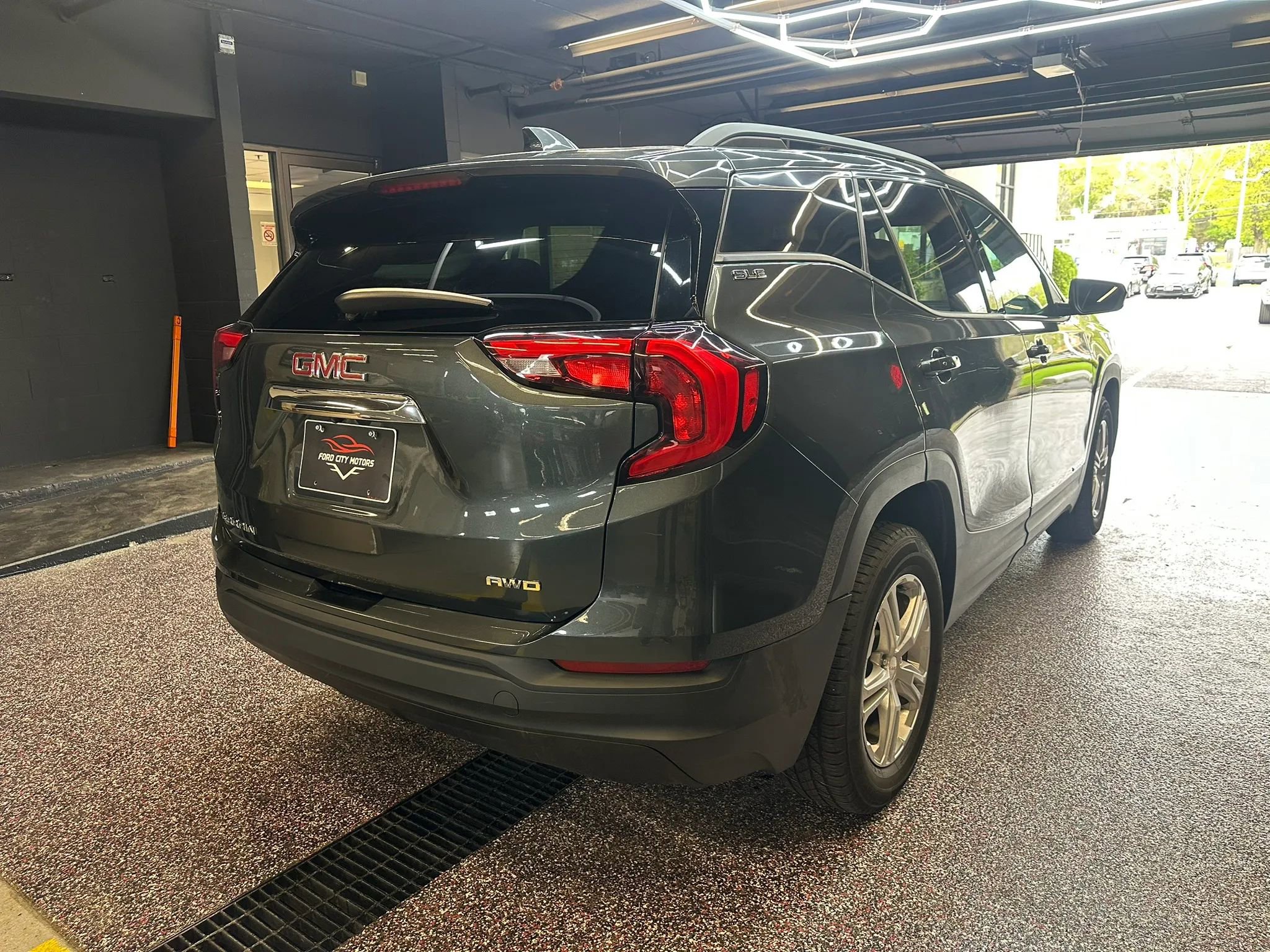 Used 2019 GMC Terrain SLE w/ Driver Convenience Package AWD/4WD image 7