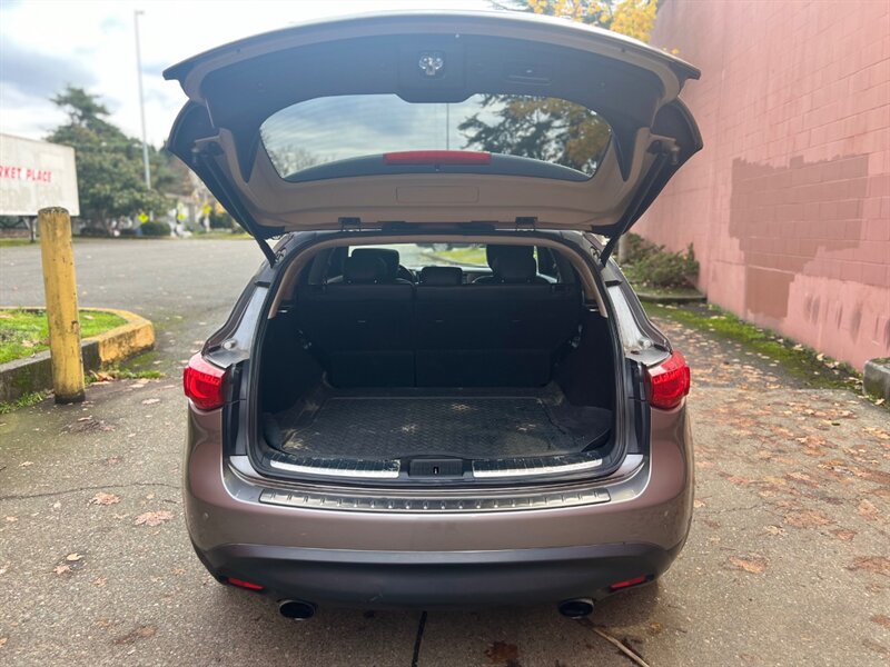 Used 2011 INFINITI FX35 2WD w/ Premium Pkg image 8