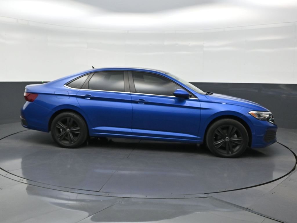 Used 2023 Volkswagen Jetta SE w/ Panoramic Sunroof Package FWD image 6