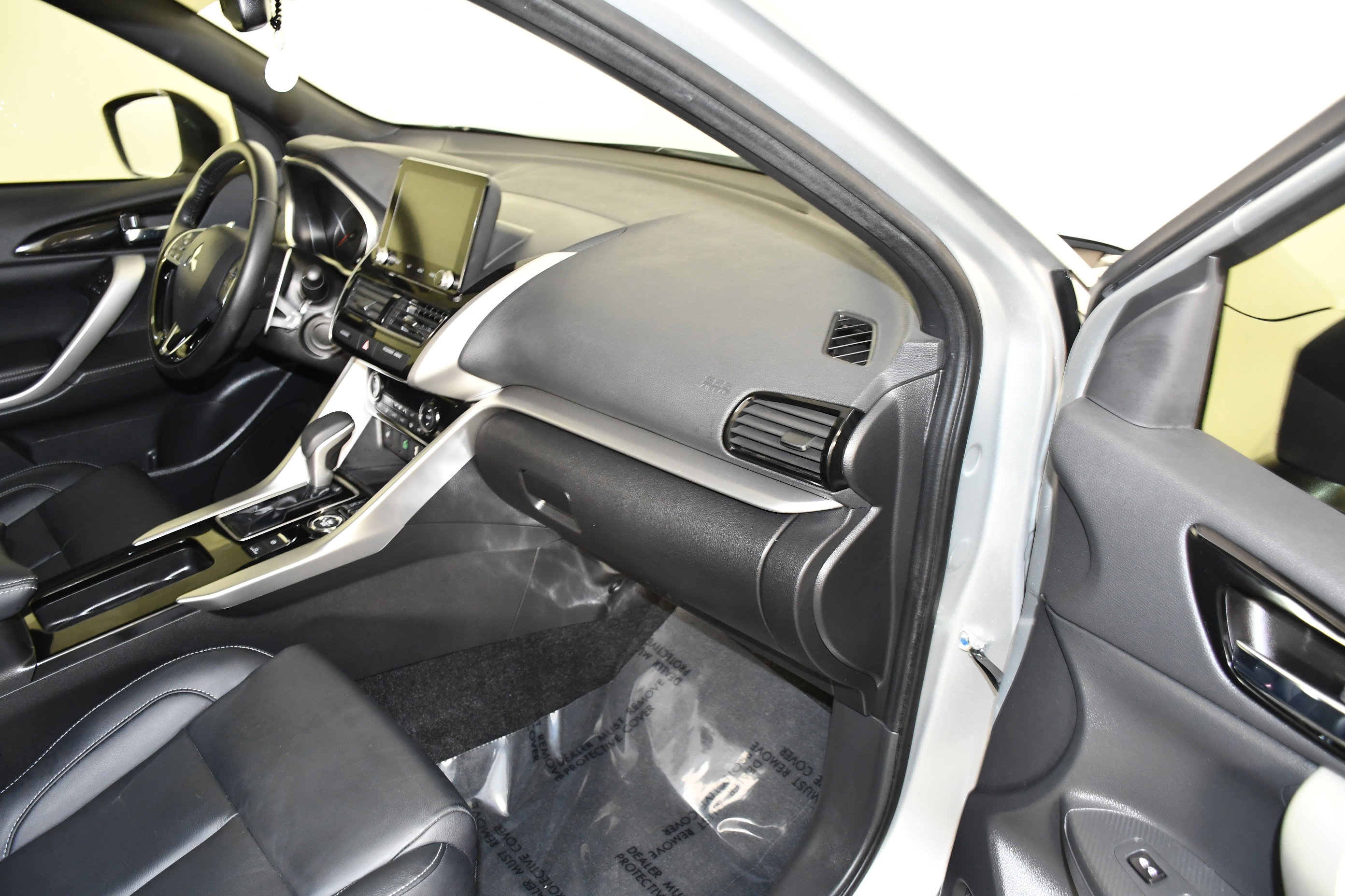 Used 2023 Mitsubishi Eclipse Cross SEL AWD/4WD image 40