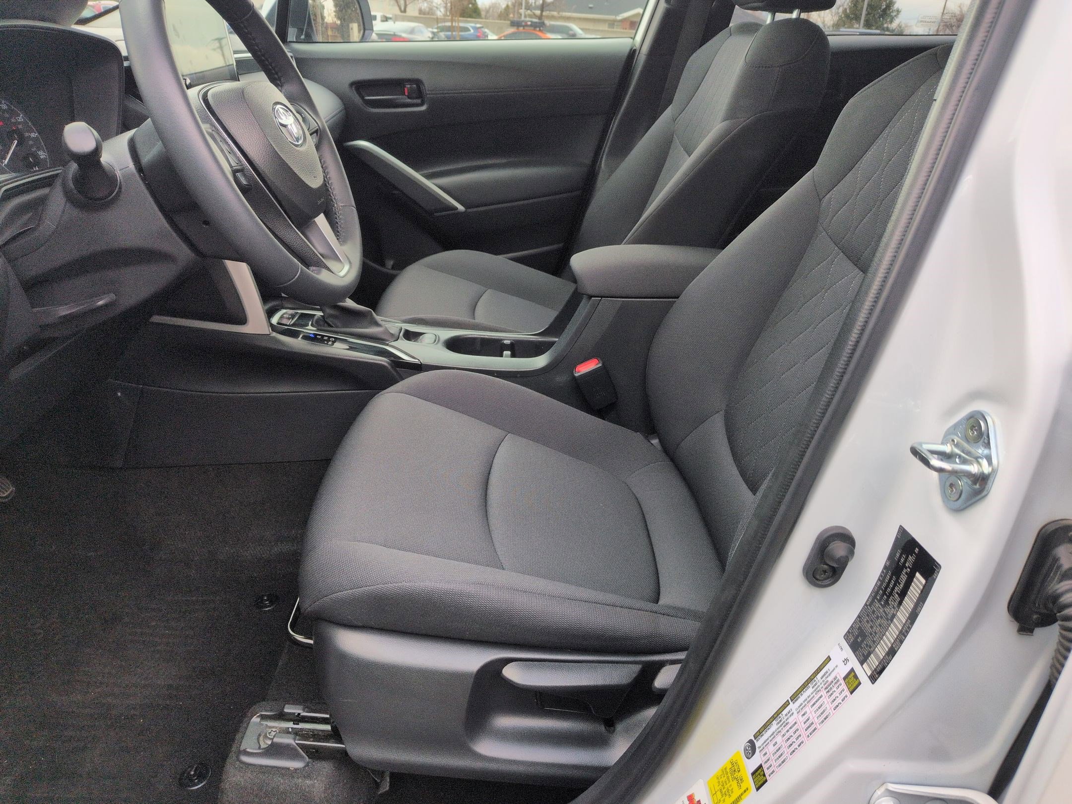 Used 2023 Toyota Corolla Cross LE w/ Moonroof Package image 18