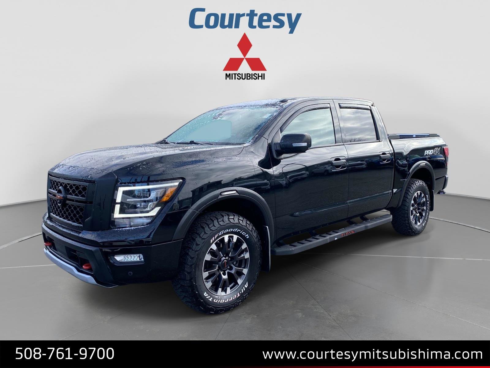 Used 2021 Nissan Titan PRO-4X w/ Pro-4x Convenience Package AWD/4WD image 1