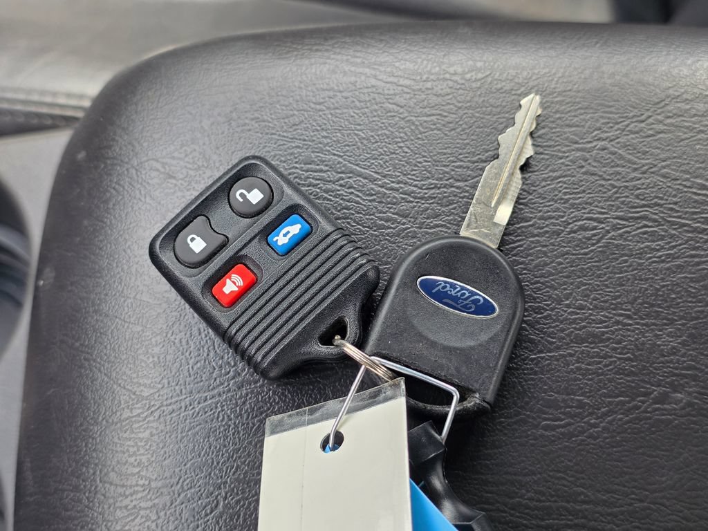Used 2002 Ford Taurus SEL FWD image 20