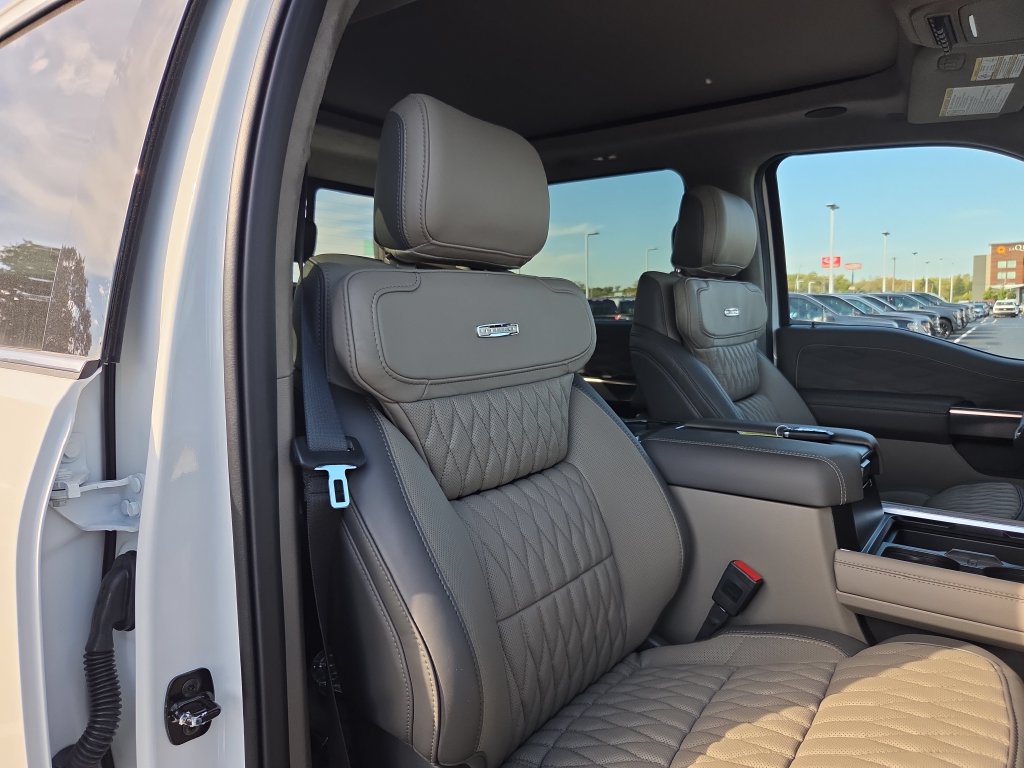 New 2027 Ford F250 Platinum w/ Platinum Plus Package AWD/4WD image 29