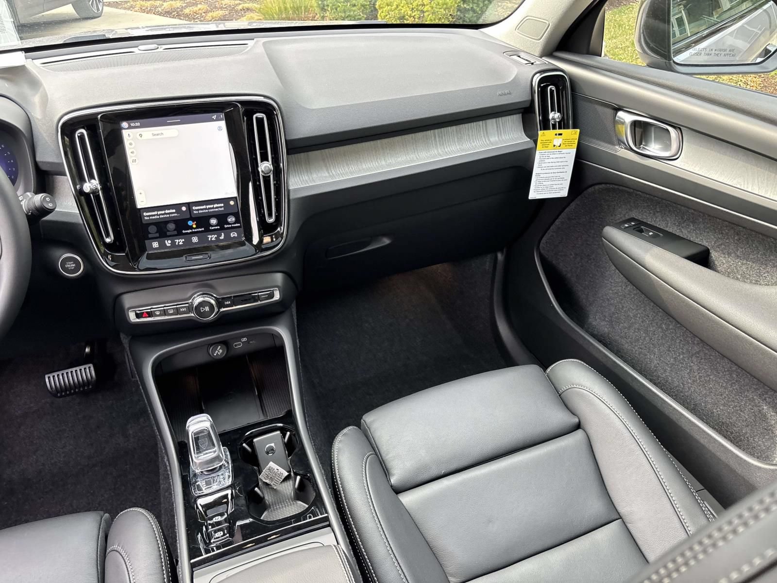 New 2026 Volvo XC40 B5 Plus w/ Protection Package Premier AWD/4WD image 31