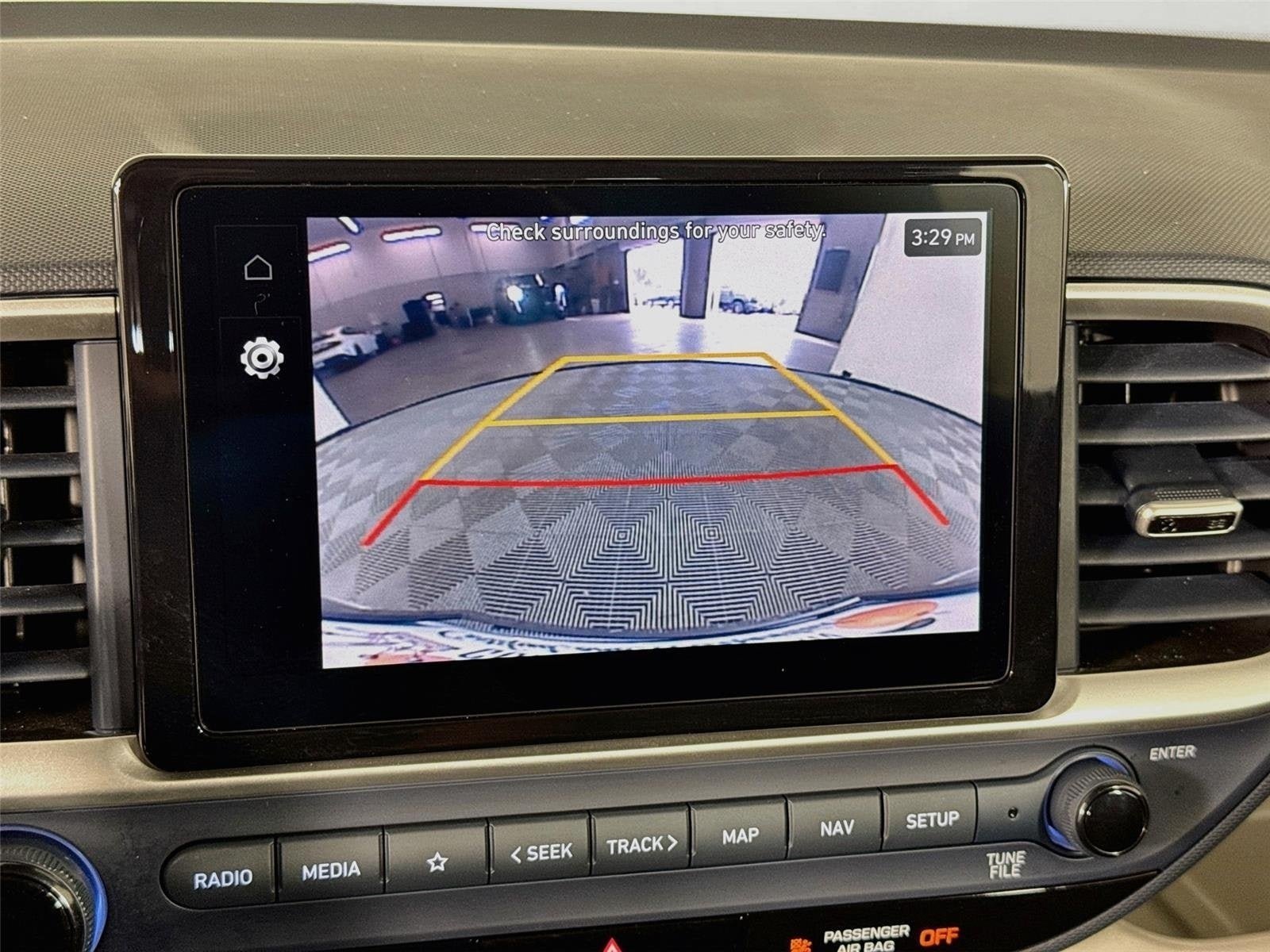 Used 2023 Hyundai Venue Limited w/ Cargo Package FWD image 17