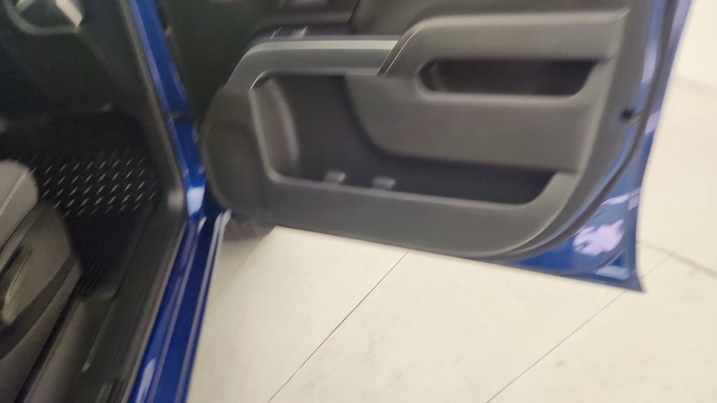 Used 2018 Chevrolet Silverado 1500 LT w/ Texas Edition RWD image 32