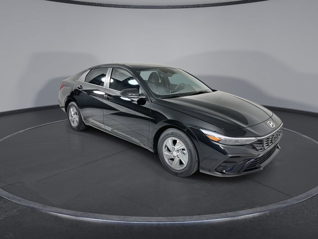 New 2026 Hyundai Elantra SE FWD video 2