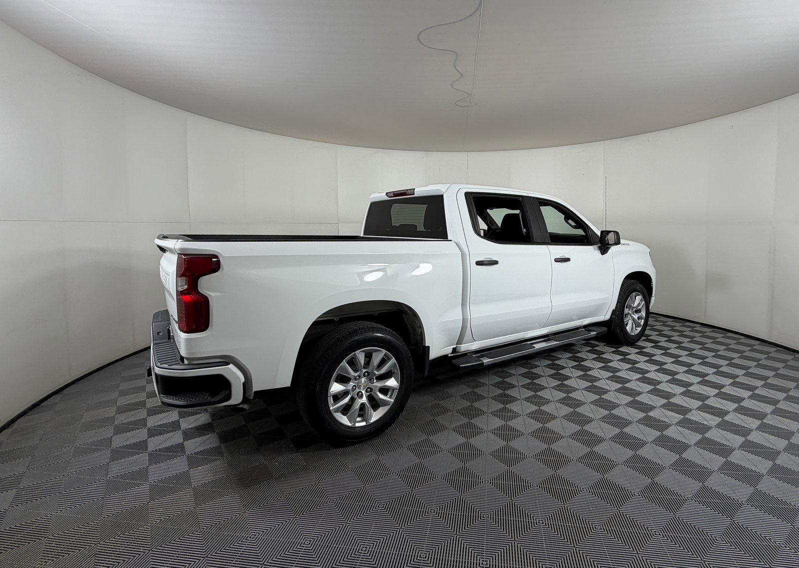 Used 2022 Chevrolet Silverado 1500 Custom image 4