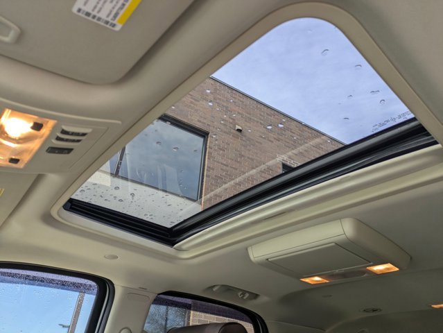 Used 2014 Cadillac Escalade Platinum image 18