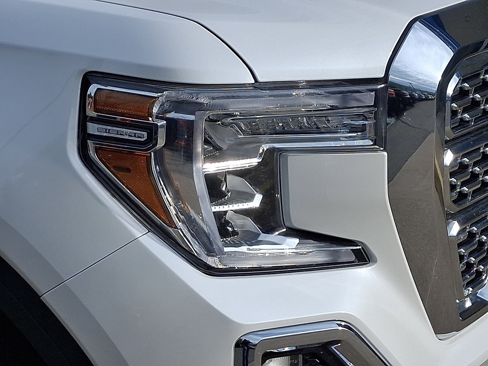 Used 2019 GMC Sierra 1500 Denali w/ Driver Alert Package II AWD/4WD image 9